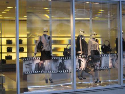 Armani Antwerpen Hopland