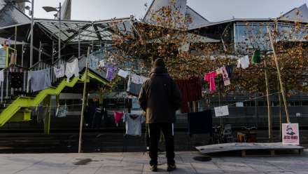 De zaak Mawda: kinderkleertjes tegen politiegeweld De zaak Mawda: kinderkleertjes tegen politiegeweld