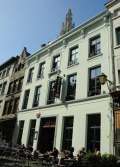Bar Deco, een gezellige bruine kroeg in de schaduw van de kathedraal