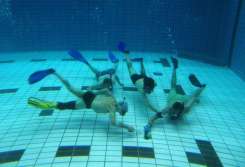 Onderwaterhockey (foto: Thijs Kooi)