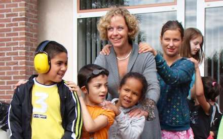 Gedeputeerde Inge Verhaert wil het aantal toegankelijke speelpleinen tegen 2012 uitbreiden. (foto: Provincie Antwerpen)