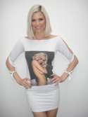 Tanja Dexters uit de kleren voor Billion Dollar Babes